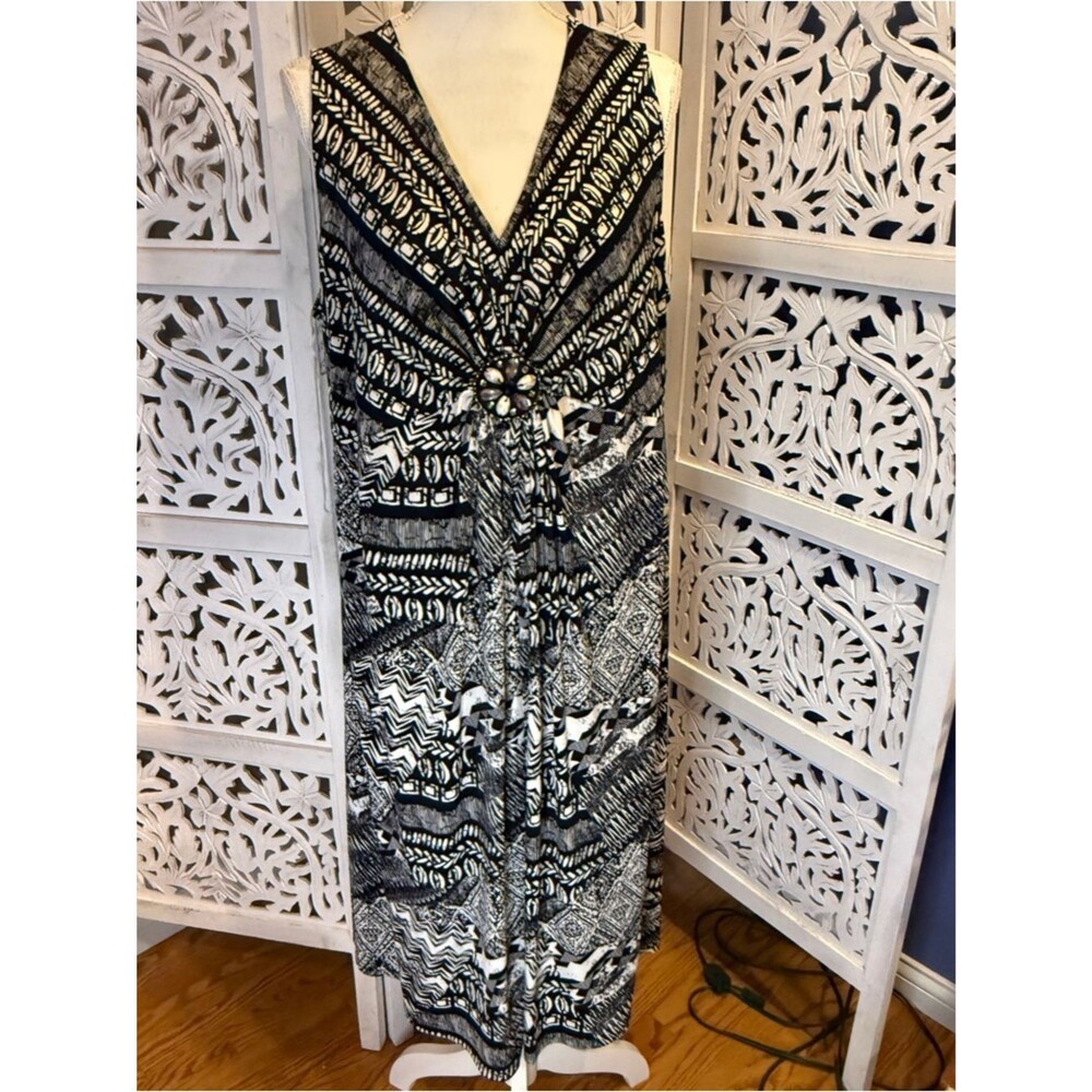 NWT Catherines Black and White Geometric Maxi Dress Sz 1X